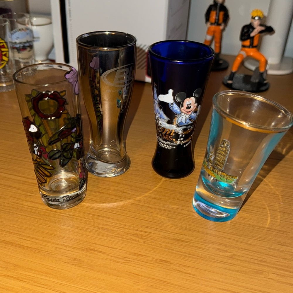 4  Shot Glass Souvenir Shot Glasses Big & Tall Pisa, Italy glass even leans